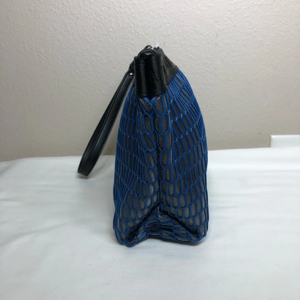 Athleta Women’s Black Blue Mesh Woven‎ Wristlet Pouch One Size Gym Travel